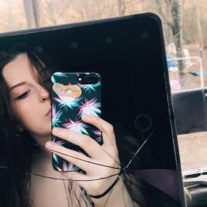 Meet your Posher, Leah